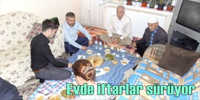 Akçay, Özbek çifti ile iftar açtı