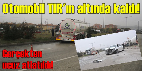 Kırıkkale`de Otomobil İle  TIR  Çarpıştı: 2 Yaralı