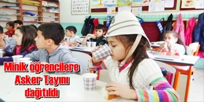 Öğrencilere asker tayını dağıtıldı