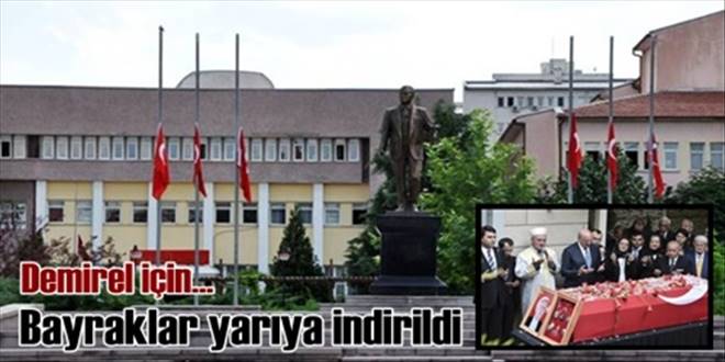 Bayraklar yarıya indi