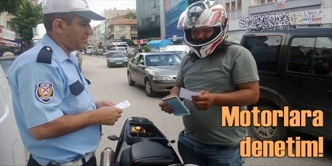 Motosikletler yakın takipte