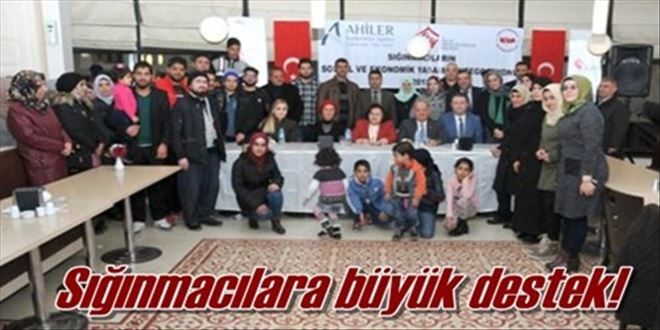 Sığınmacılarla bir araya geldiler