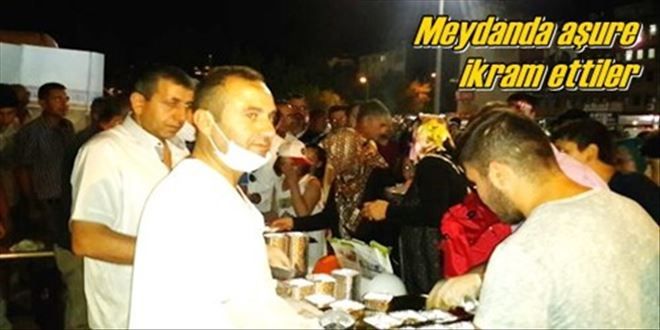Aşure ikram edildi