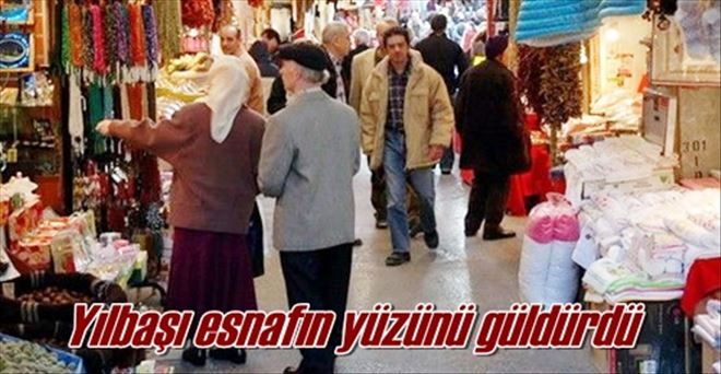 Yılbaşı esnafın yüzünü güldürdü