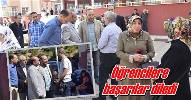 Okulları ziyaret etti