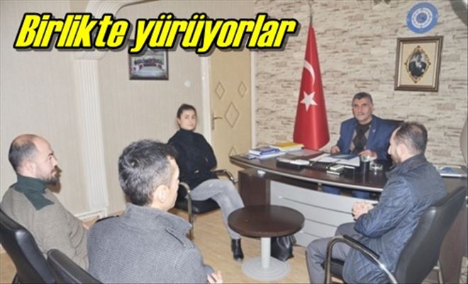 Birlikte yürüyorlar