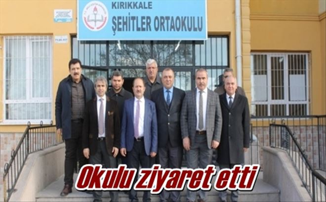 Okulu ziyaret etti