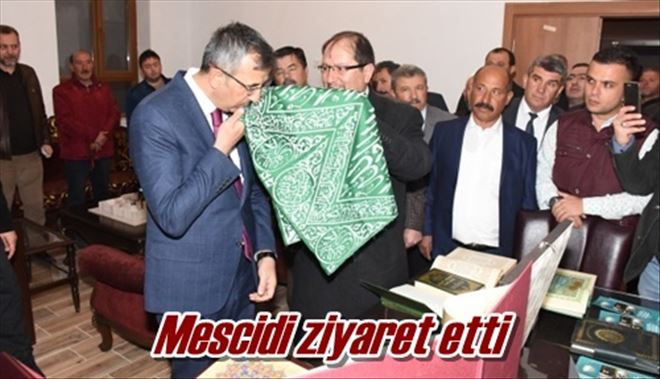 Mescidi ziyaret etti