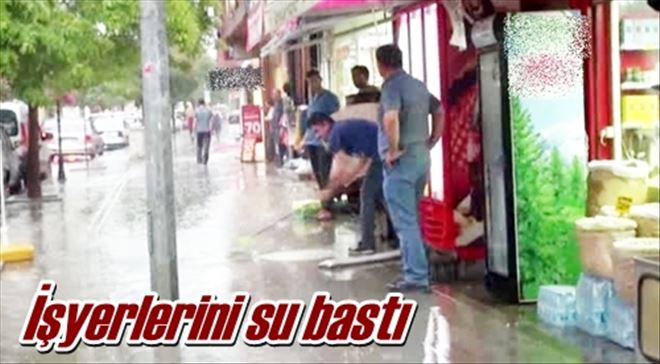 İşyerlerini su bastı