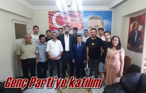 Genç Parti’ye katılım