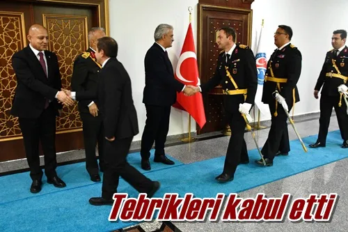 Tebrikleri kabul etti