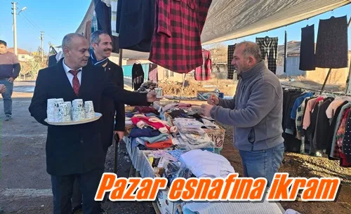 Pazar esnafına ikram