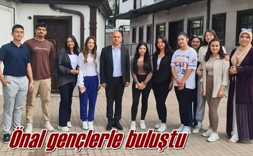 Önal gençlerle buluştu