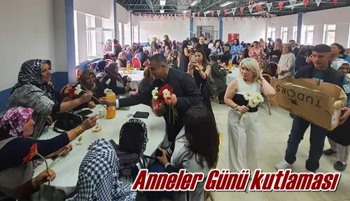 Anneler Günü kutlaması