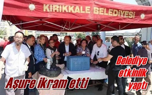 Aşure ikram etti