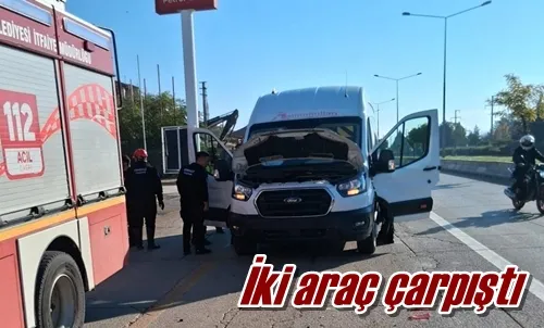 İki araç çarpıştı