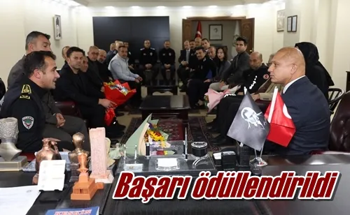 Başarı ödüllendirildi