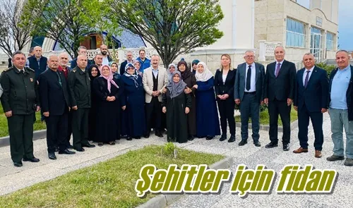 Şehitler için fidan