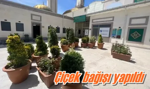 Çiçek bağışı yapıldı