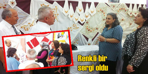 Okulda Renkli Sergi