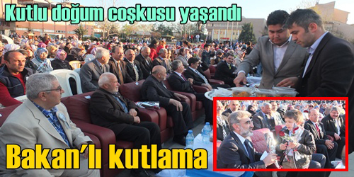Meydanda kutlu coşku